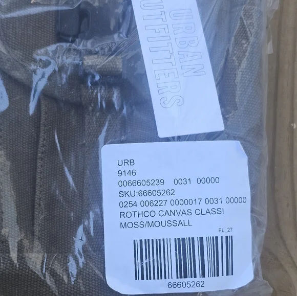 UO Unisex Rothco Classic Canvas Passport Travel Bag in Olive Moss - Picture 10 of 11